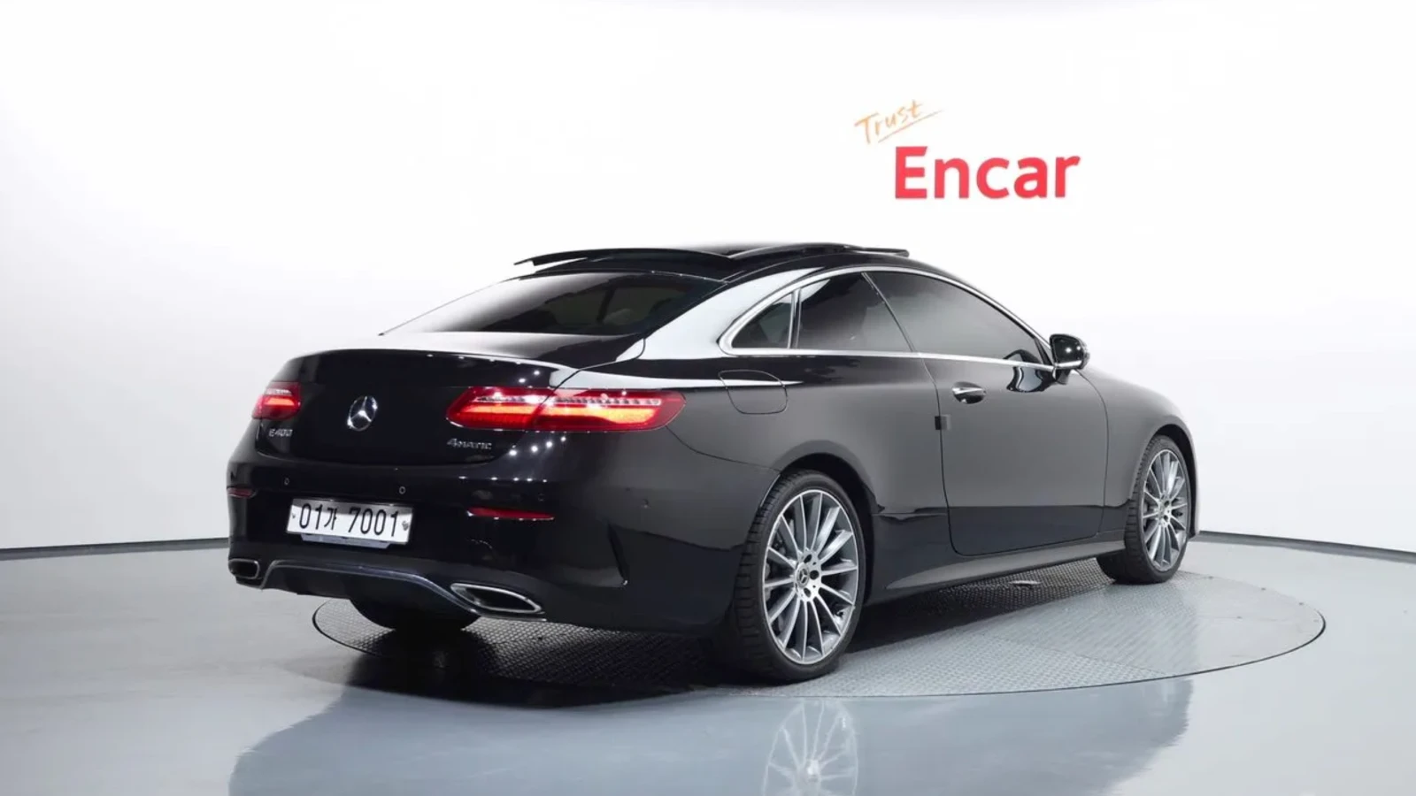 Mercedes-Benz E 400 COUPE | Burmester| Подгрев/Обдух | 360 | HUD, снимка 2 - Автомобили и джипове - 54782245