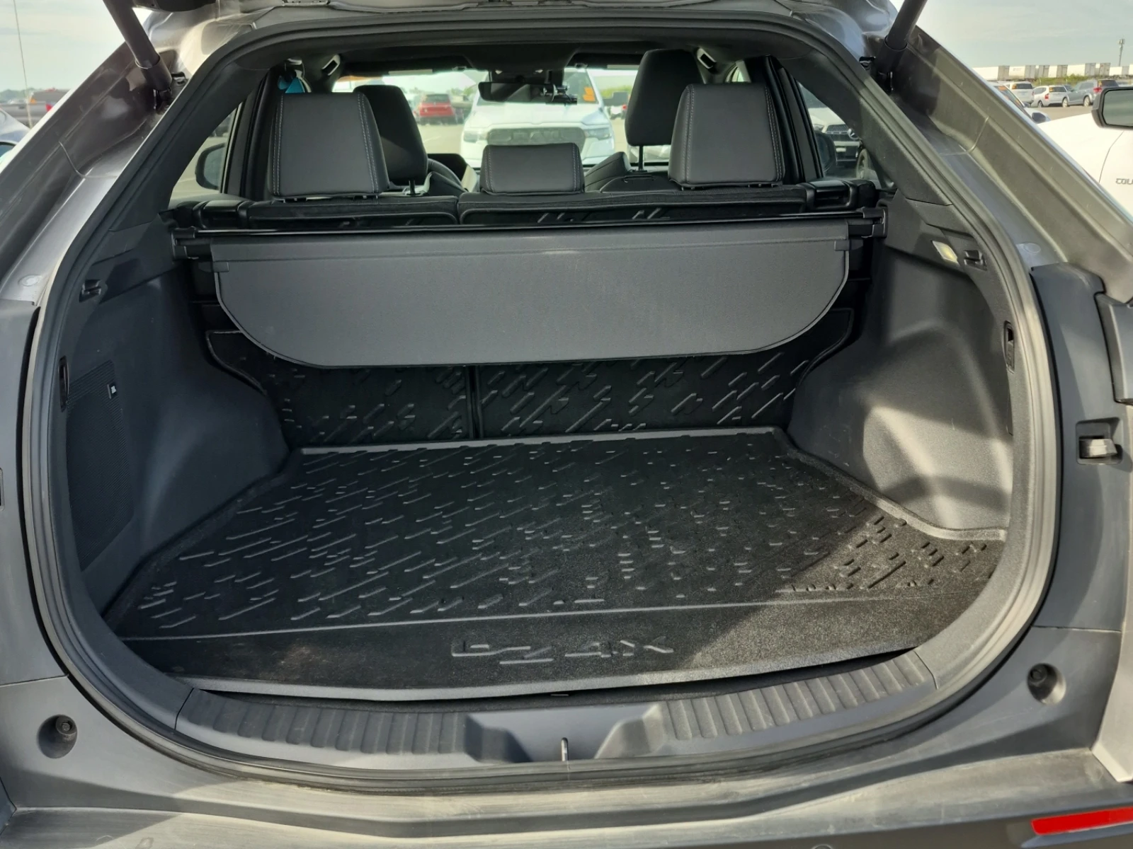 Toyota bZ4X XLE AWD, снимка 14 - Автомобили и джипове - 54934643