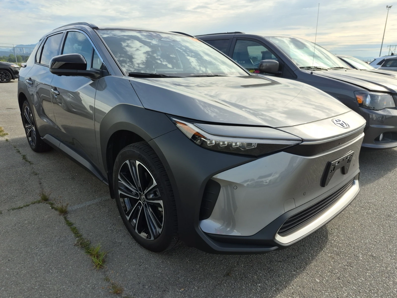Toyota bZ4X XLE AWD, снимка 2 - Автомобили и джипове - 54934643