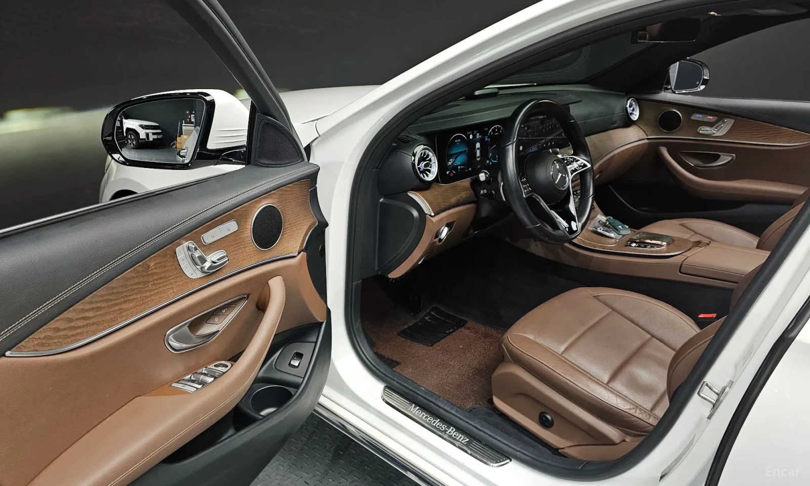 Mercedes-Benz E 250 Exclusive, снимка 10 - Автомобили и джипове - 55048186