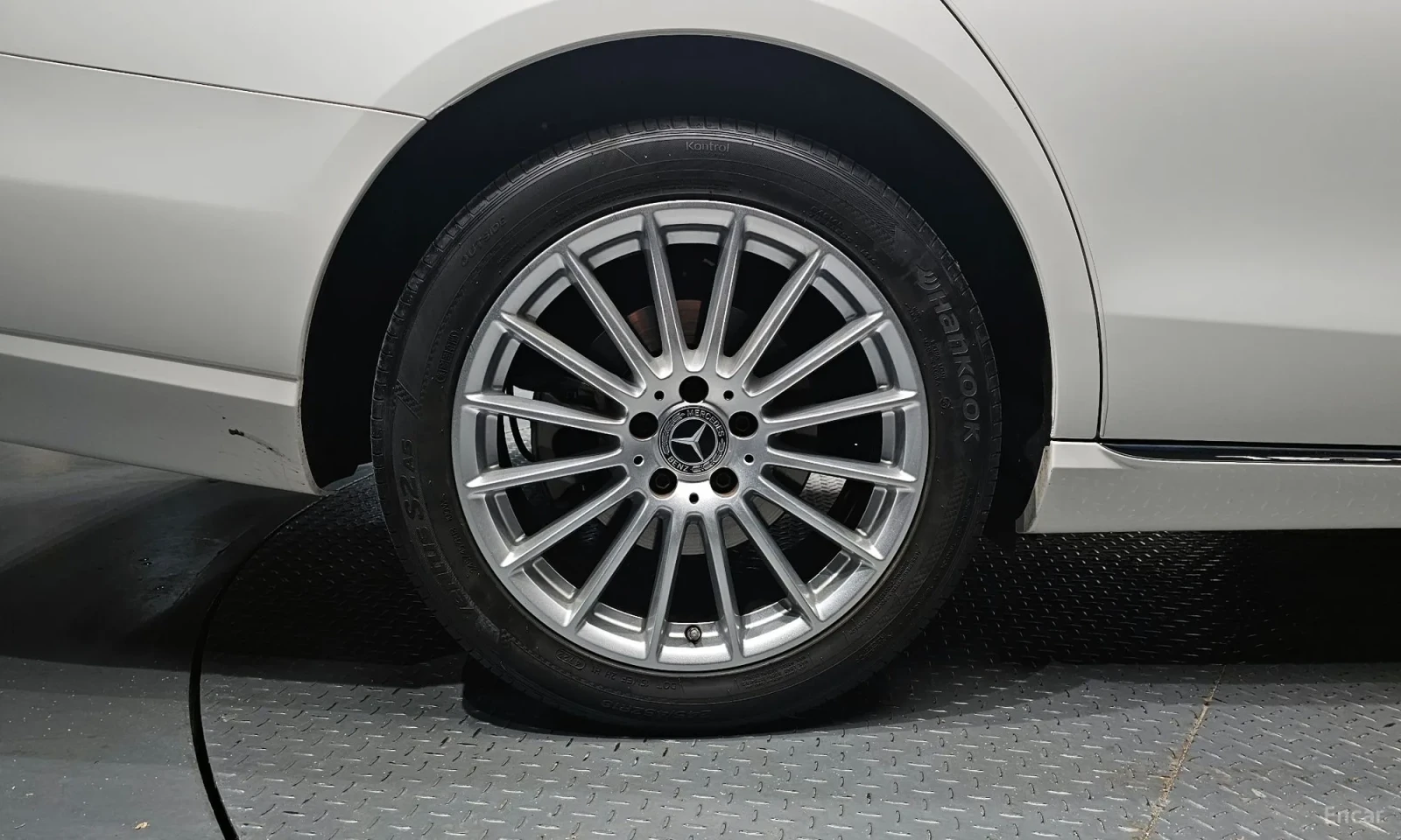 Mercedes-Benz E 250 Exclusive, снимка 5 - Автомобили и джипове - 55048186