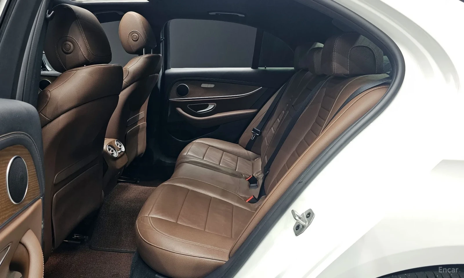 Mercedes-Benz E 250 Exclusive, снимка 12 - Автомобили и джипове - 55048186