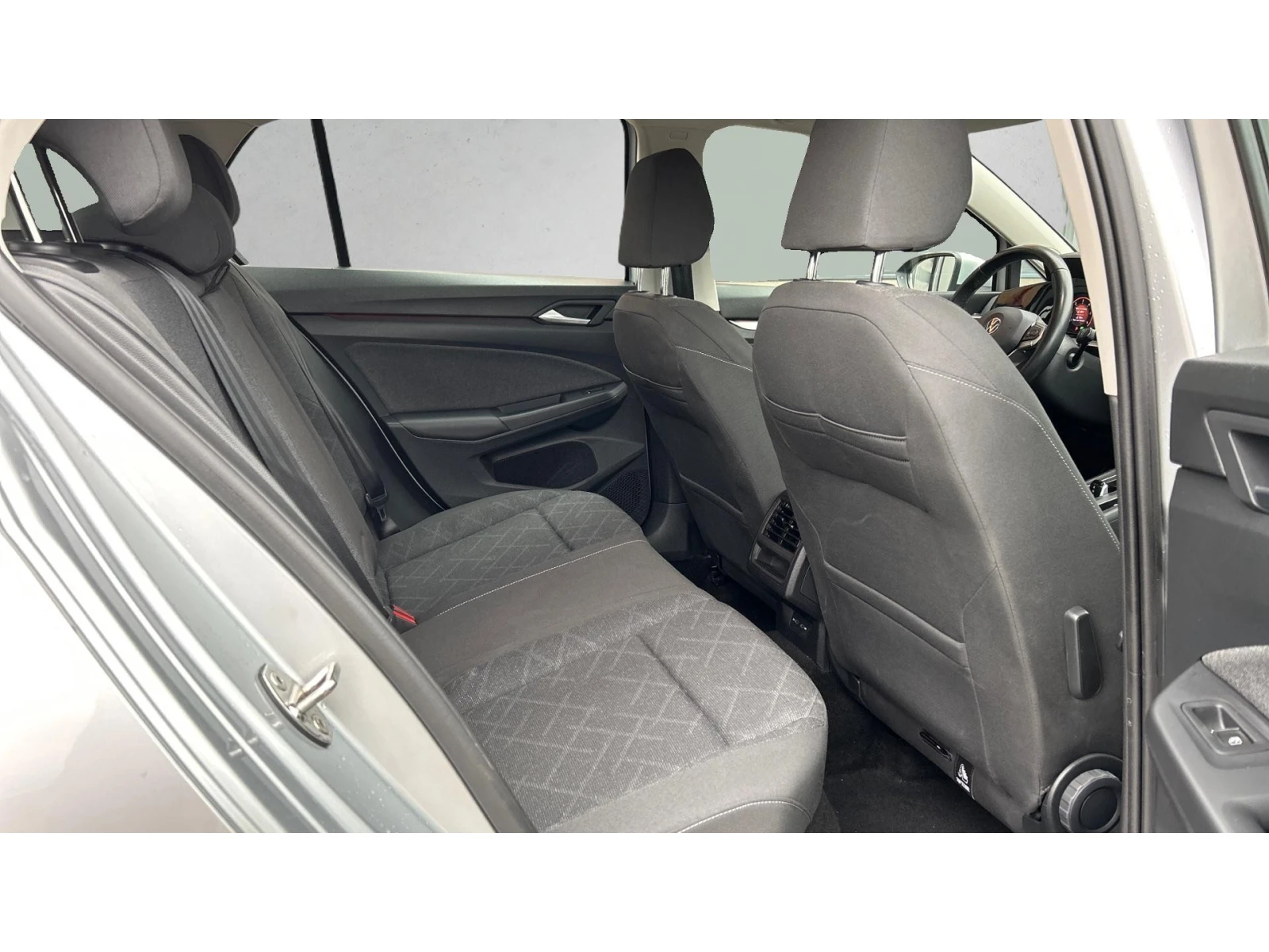 VW Golf 2.0 TDi  Life A/T, Месечна вноска от 255  , снимка 10 - Автомобили и джипове - 55408172