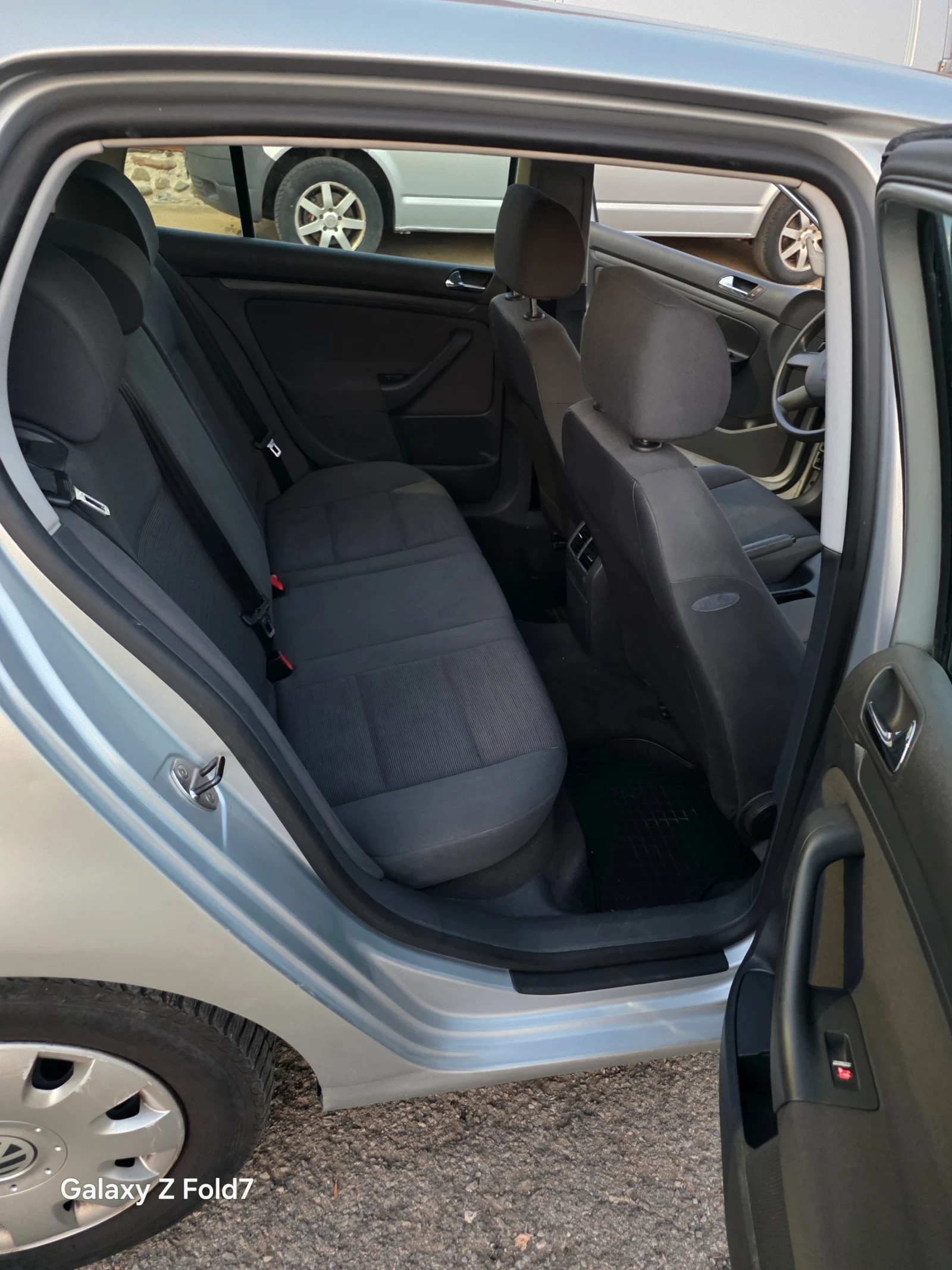 VW Golf 5, снимка 7 - Автомобили и джипове - 55590489