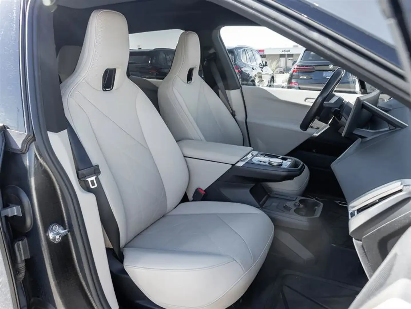 BMW iX Xdrive40 | 360 CAM* HARMON/KARDON* �������*  | Mobile.bg � ����������� 15
