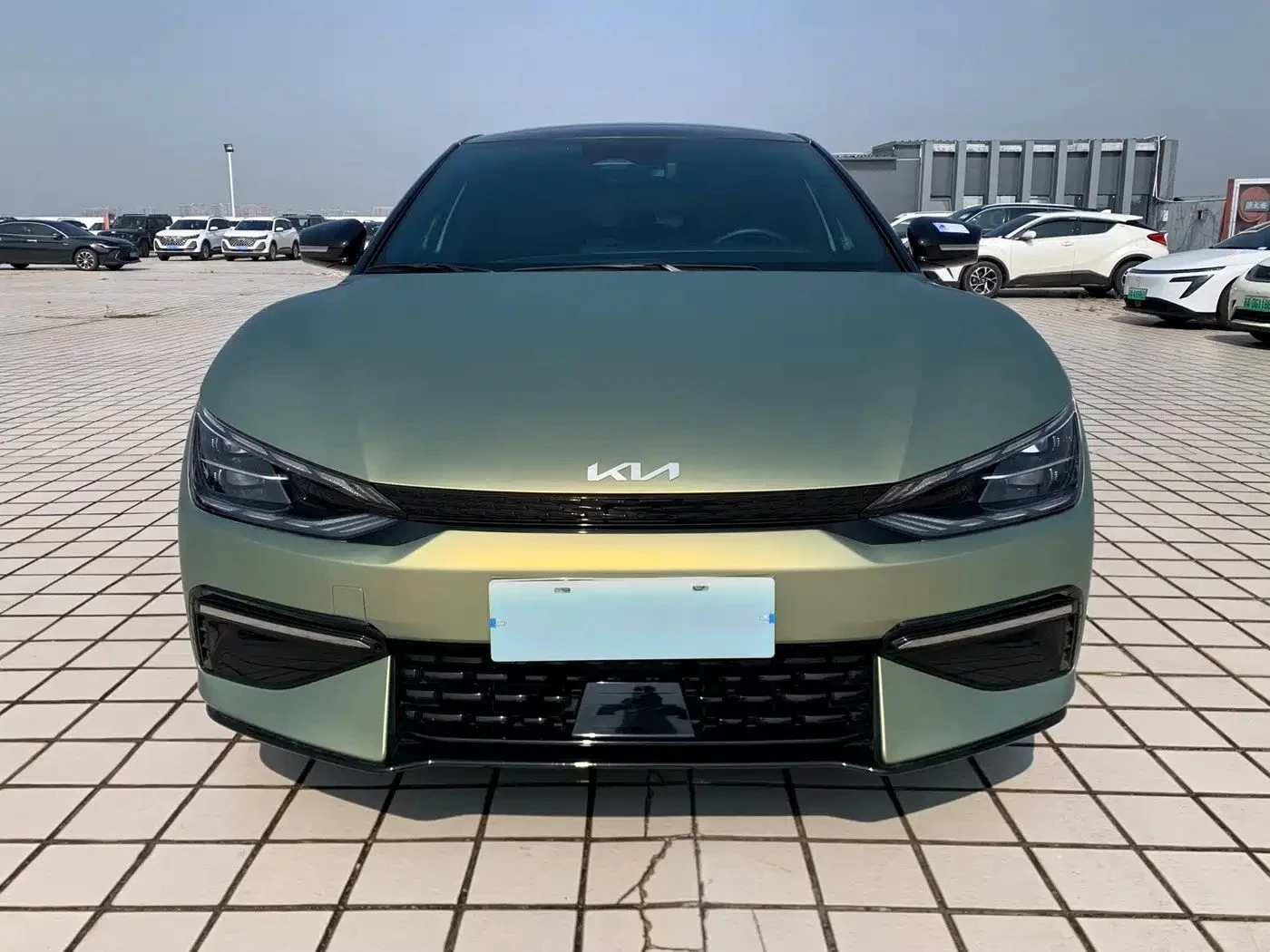 Kia EV6, снимка 2 - Автомобили и джипове - 56685154