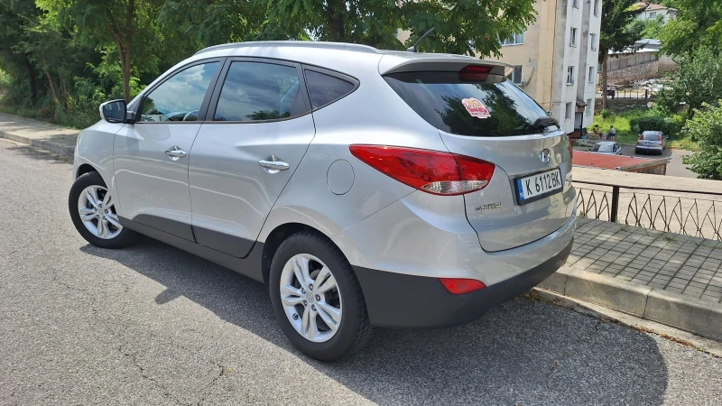 Hyundai Tucson ix35, 2.0l, 134кс, снимка 4 - Автомобили и джипове - 52435310