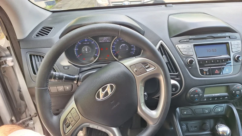 Hyundai Tucson ix35, 2.0l, 134кс, снимка 8 - Автомобили и джипове - 52435310