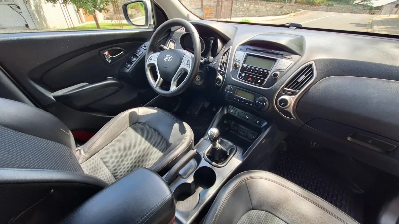 Hyundai Tucson ix35, 2.0l, 134кс, снимка 10 - Автомобили и джипове - 52435310