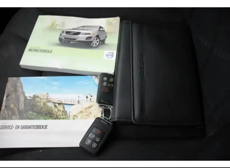 Volvo XC60 2.0 163 kc Нидерландия , снимка 13 - Автомобили и джипове - 52285576