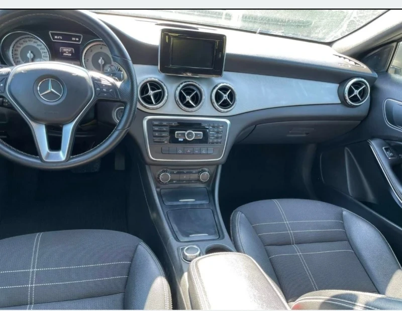 Mercedes-Benz GLA 200, снимка 2 - Автомобили и джипове - 53572164