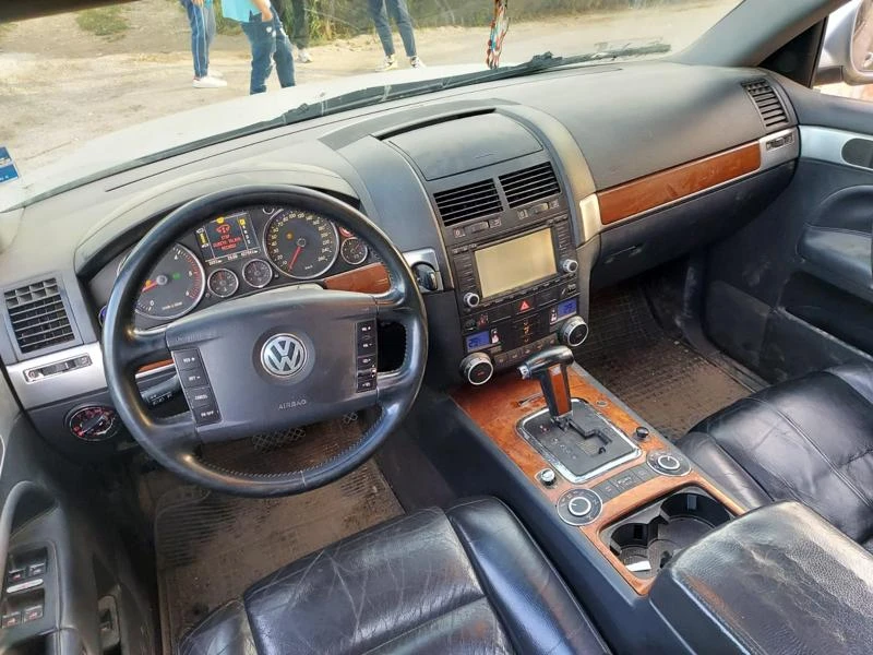 VW Touareg 2.5, снимка 11 - Автомобили и джипове - 32977861