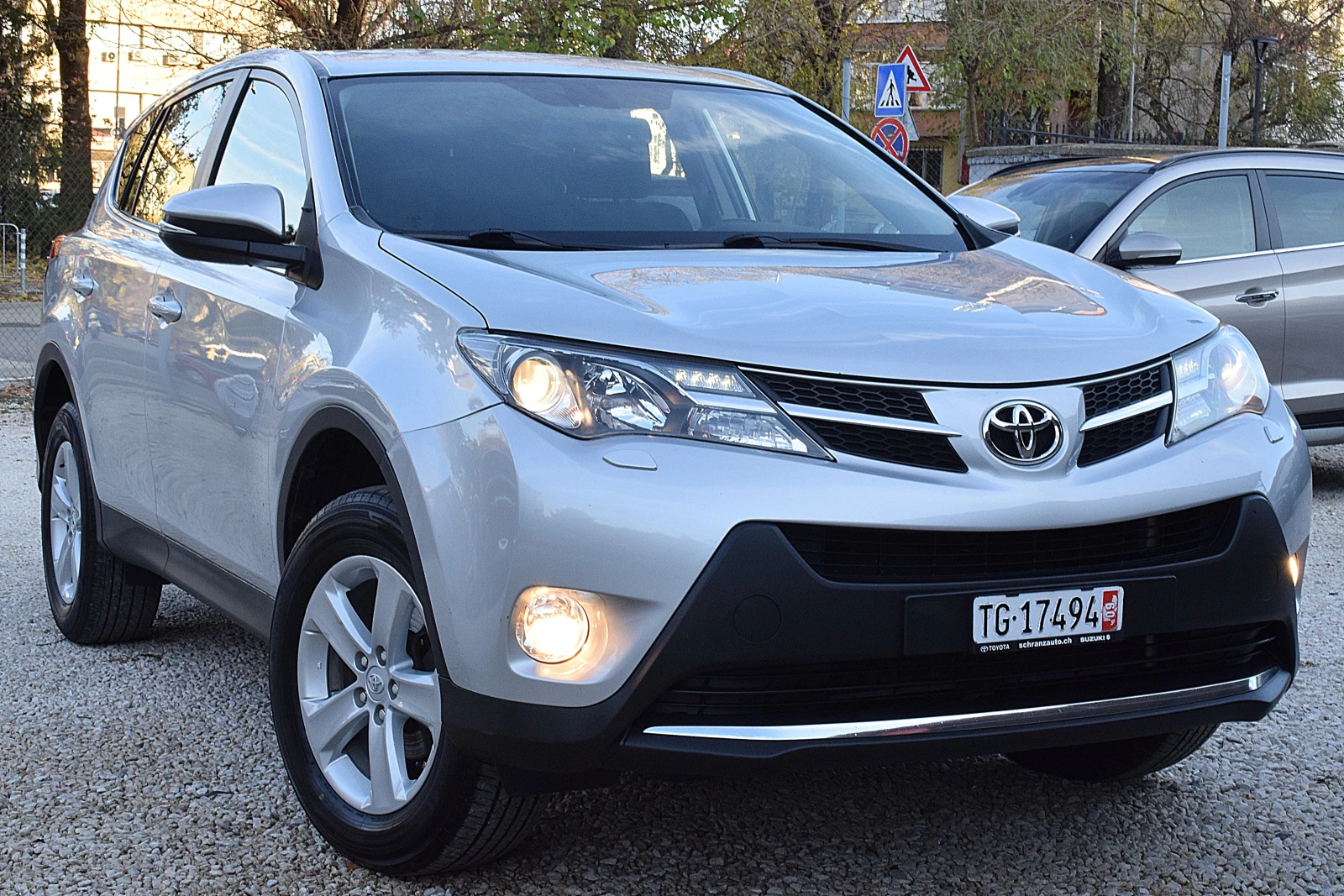 Toyota Rav4 2.0ШВЕЙЦАРИЯ/4x4/АВТОМАТИК/НАВИ/DVD/КАМЕРА - изображение 3