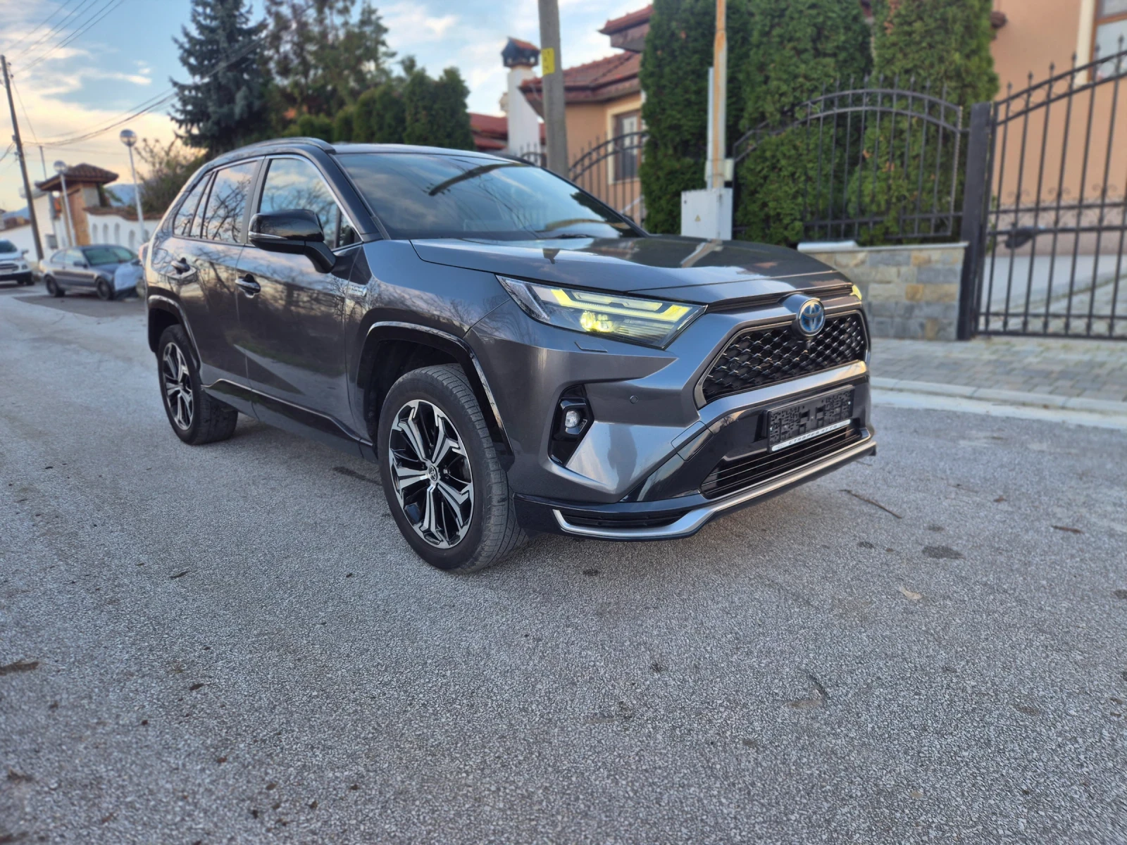 Toyota Rav4 2.5 Plug in Hybrid-306��/full | Mobile.bg � ����������� 2