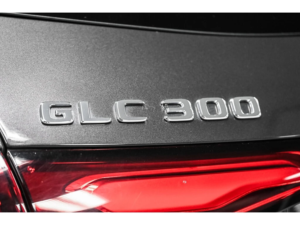 Mercedes-Benz GLC 300 4MATIC SUV | Premium | Night | Marche Pied Vehic - изображение 8