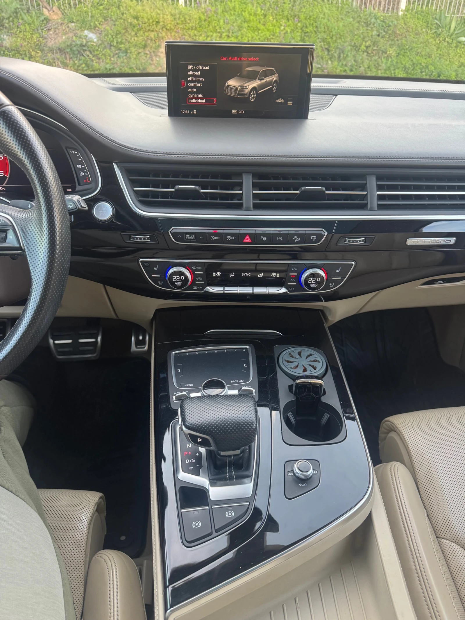 Audi SQ7, снимка 7 - Автомобили и джипове - 53758704