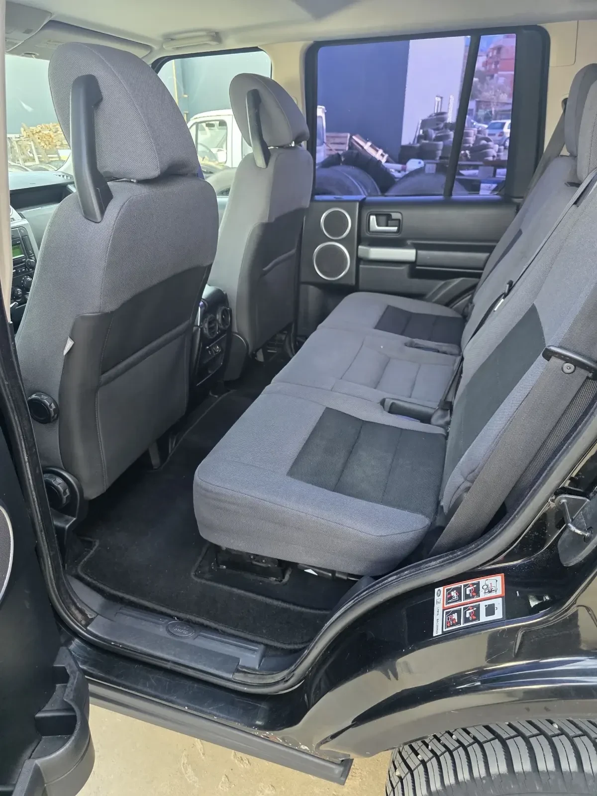 Land Rover Discovery, снимка 8 - Автомобили и джипове - 54128255