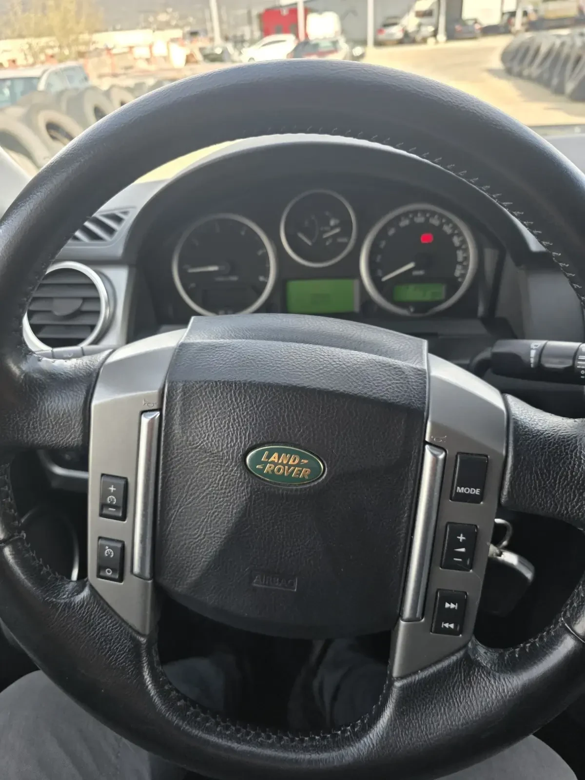 Land Rover Discovery, снимка 15 - Автомобили и джипове - 54128255