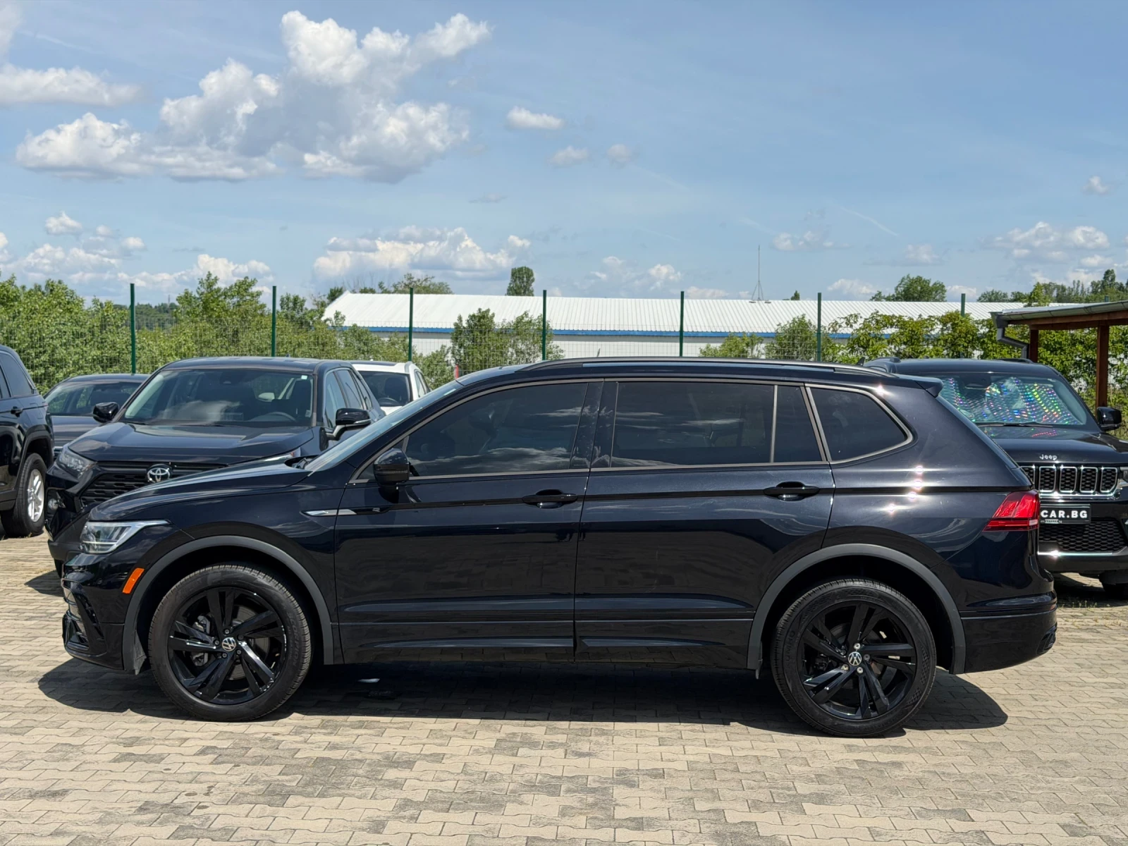 VW Tiguan Allspace 2.0 TSI R-line 4motion, снимка 15 - Автомобили и джипове - 54669075