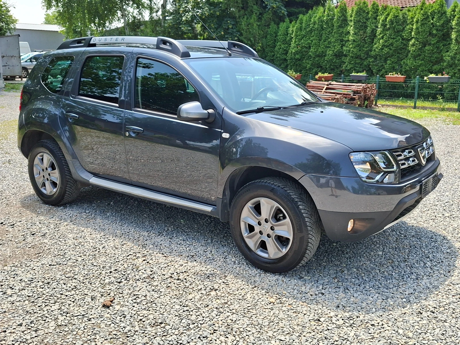 Dacia Duster 1.5dci 4х4 6ск., снимка 3 - Автомобили и джипове - 54799886