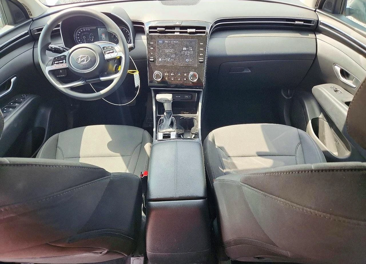 Hyundai Tucson 2.5l Se, снимка 8 - Автомобили и джипове - 55995942