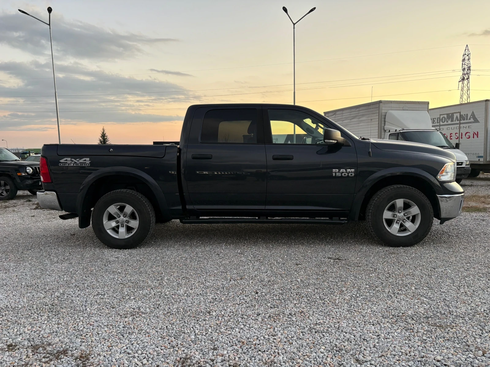 Dodge Ram 1500, снимка 3 - Автомобили и джипове - 56343526