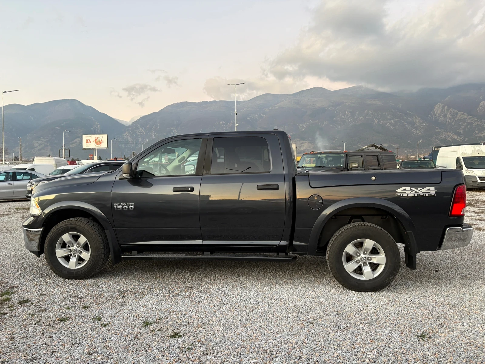 Dodge Ram 1500, снимка 6 - Автомобили и джипове - 56343526