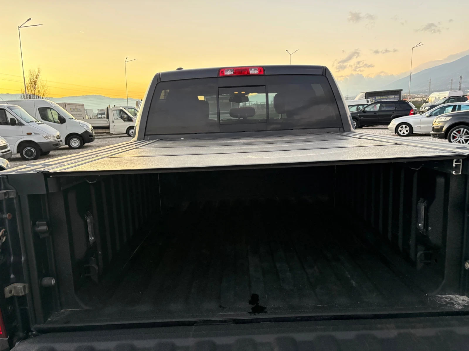 Dodge Ram 1500, снимка 10 - Автомобили и джипове - 56343526
