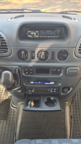 Mercedes-Benz Sprinter 313 2.2CDI 8+ 1места Климатик  | Auto.bg — изображение 11
