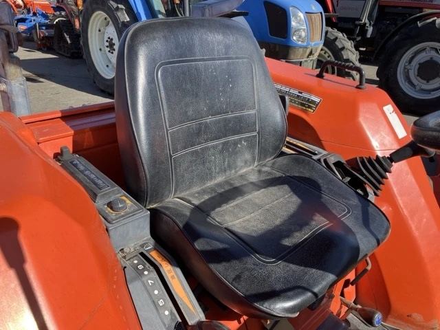 Трактор Kubota ВНОС 31.05.2026, снимка 4 - Селскостопанска техника - 54624309