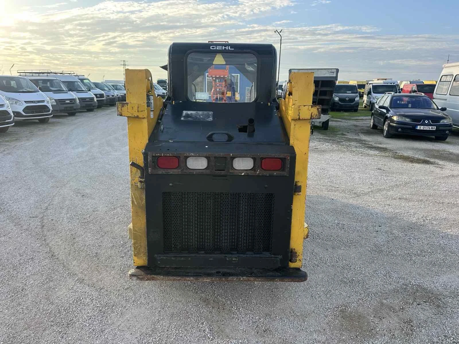 Мини челни товарачи GEHL R105 Skid Steer Loader - изображение 6