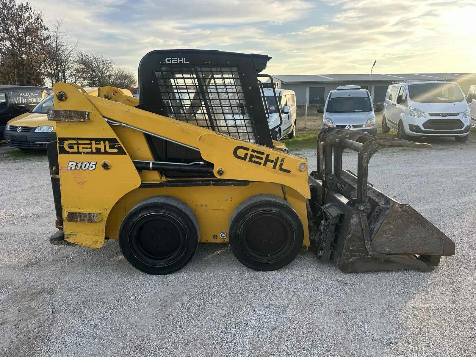 Мини челни товарачи GEHL R105 Skid Steer Loader - изображение 4