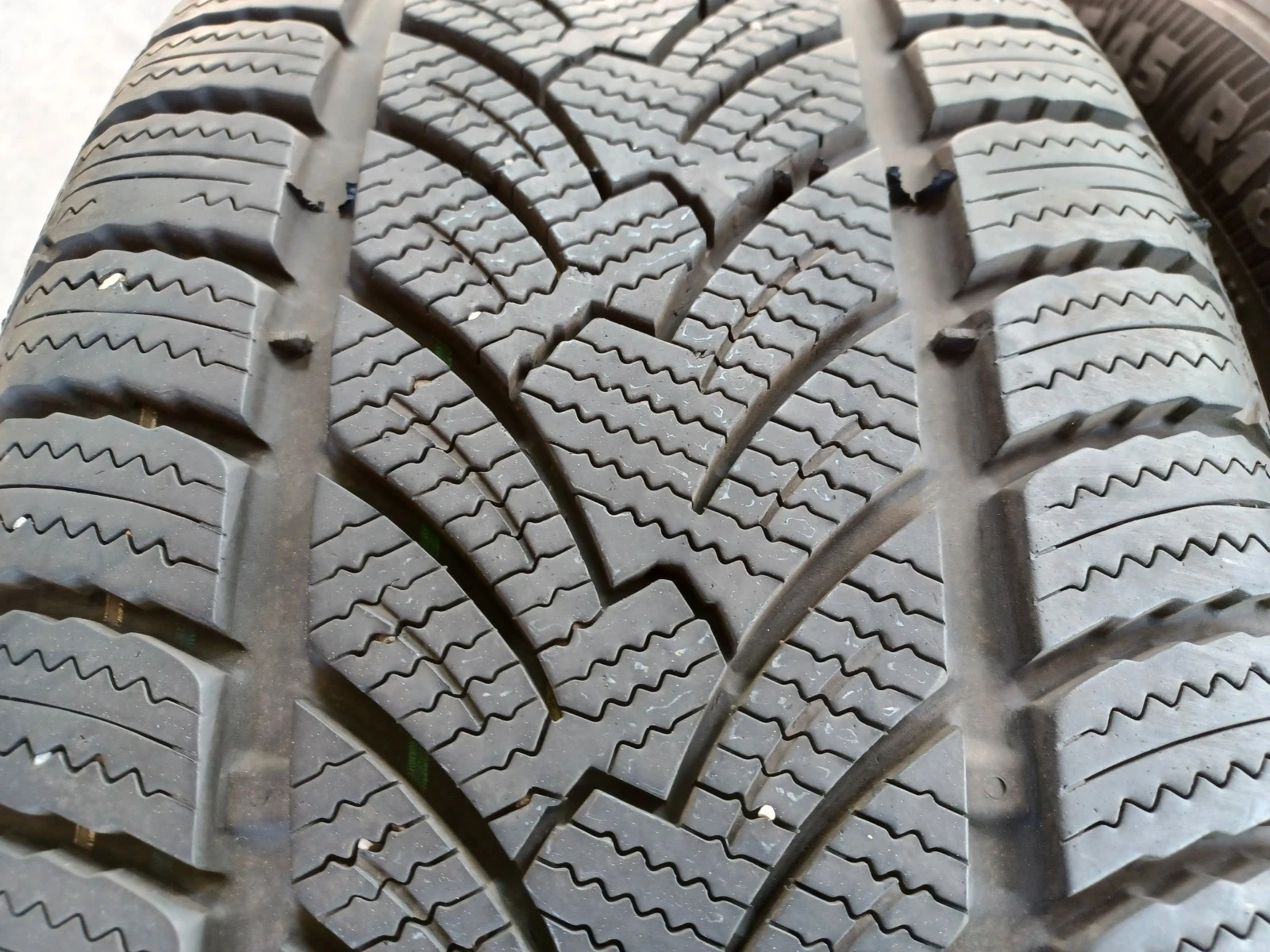  235/45R18 | Mobile.bg   4