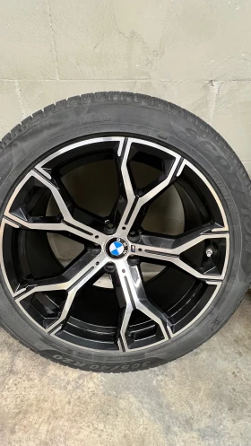 Гуми с джанти Pirelli 305/40R20, снимка 3 - Гуми и джанти - 53695095