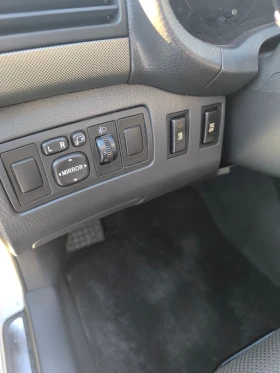 Toyota Avensis Перфектна, снимка 15 - Автомобили и джипове - 53703431