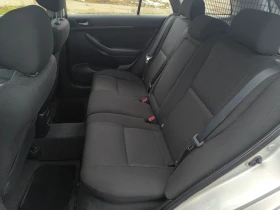 Toyota Avensis Перфектна, снимка 11 - Автомобили и джипове - 53703431