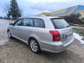 Toyota Avensis Перфектна, снимка 4 - Автомобили и джипове - 53703431
