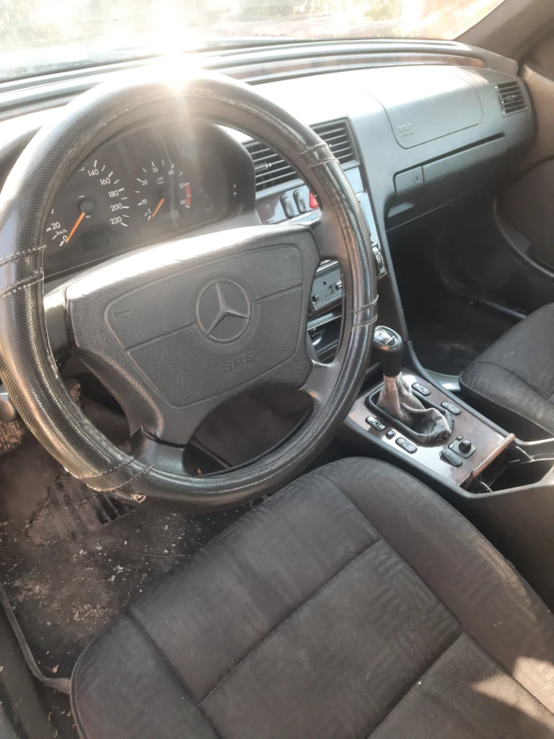 Mercedes-Benz C 250, снимка 4 - Автомобили и джипове - 47874861