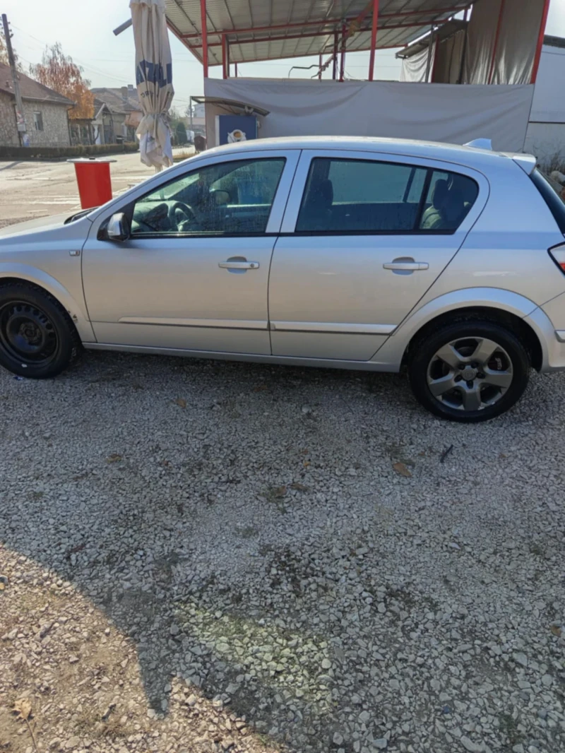 Opel Astra, снимка 5 - Автомобили и джипове - 48813113