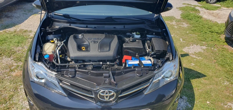 Toyota Auris 1.4 D4d-NAVI- 148000км!!!, снимка 17 - Автомобили и джипове - 51338289