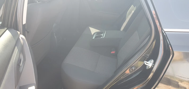 Toyota Auris 1.4 D4d-NAVI- 148000км!!!, снимка 10 - Автомобили и джипове - 51338289