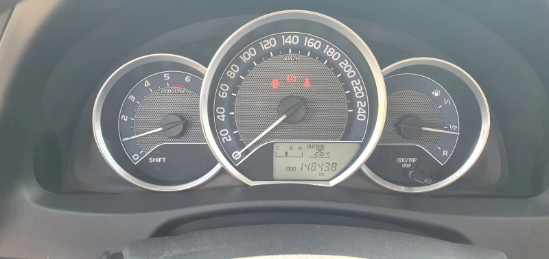 Toyota Auris 1.4 D4d-NAVI- 148000км!!!, снимка 14 - Автомобили и джипове - 51338289