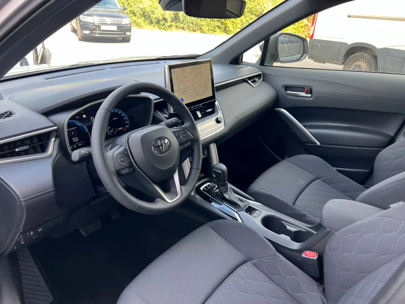 Toyota Corolla Cross 1.8/STYLE/140HP/CAM/ACC/CARPLAY/DIGITAL/KLESS/854f, снимка 9 - Автомобили и джипове - 52165612