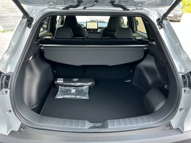 Toyota Corolla Cross 1.8/STYLE/140HP/CAM/ACC/CARPLAY/DIGITAL/KLESS/854f, снимка 8 - Автомобили и джипове - 52165612