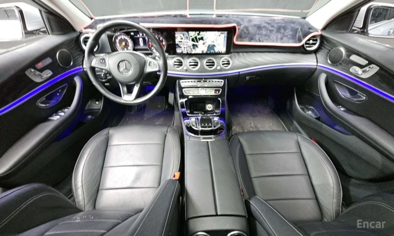 Mercedes-Benz E 220, снимка 7 - Автомобили и джипове - 53123731