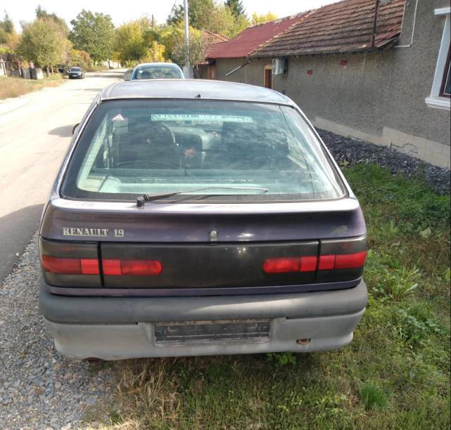 Renault 19 газ + бензин - изображение 3