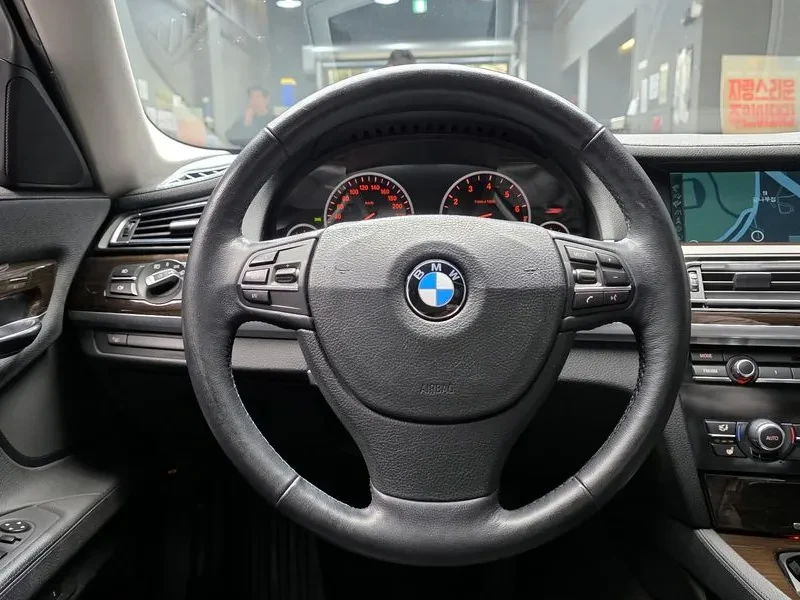 BMW 740 Li, снимка 13 - Автомобили и джипове - 55205052