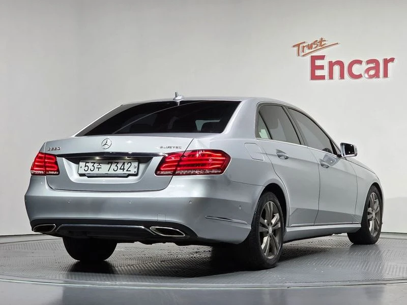 Mercedes-Benz E 220 E220 Bluetec Avantgarde| 170к.с., снимка 2 - Автомобили и джипове - 56130400