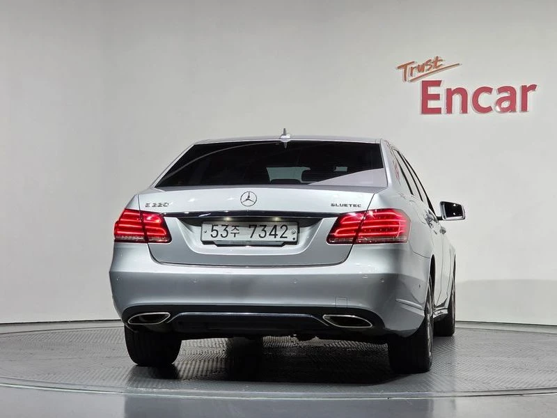 Mercedes-Benz E 220 E220 Bluetec Avantgarde| 170к.с., снимка 4 - Автомобили и джипове - 56130400