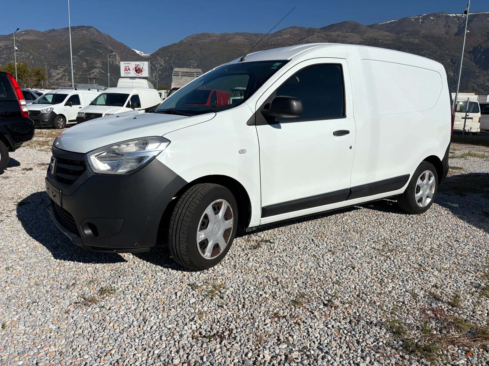 Dacia Dokker 1.6 ГАЗ-бензин, снимка 1